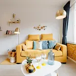Διαμέρισμα Cosy And Premium *