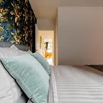 Cosy And Premium *