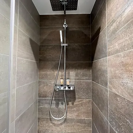 Cosy And Premium Apartment Mons